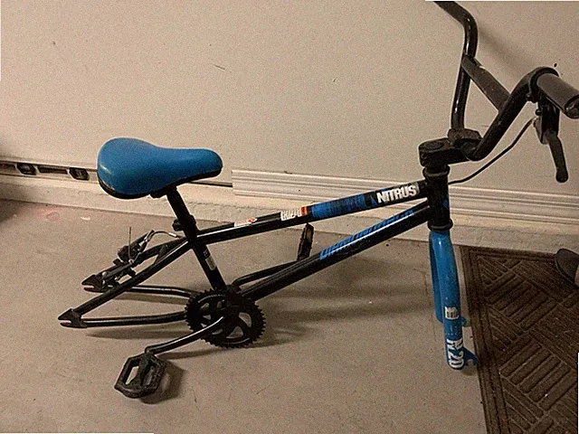 Diamondback Bicycles Youth Nitrus 20" BMX Bike, Gloss Black & Blue