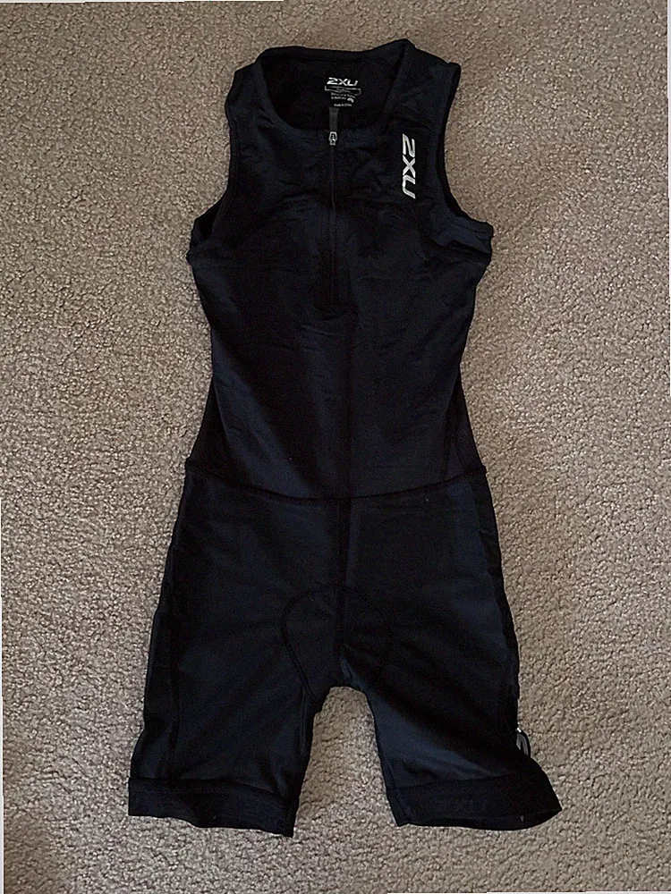 Youth triathlon suit- 2XU- Size Medium